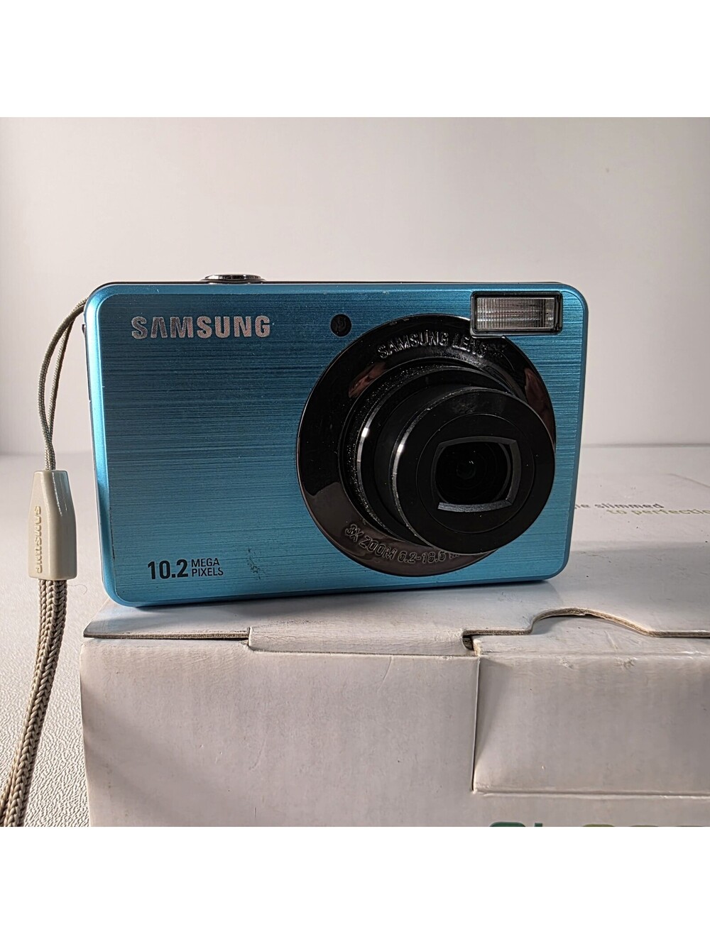 Samsung SL202 Blue 10.2MP 2.7" LCD Built-in Flash 3x Optical Zoom Digital Camera